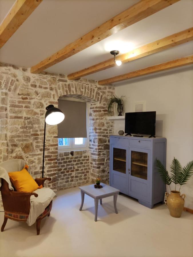 Zaira'S Apartment Corfu Town Exterior photo